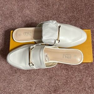 Musshoe white mules size 10